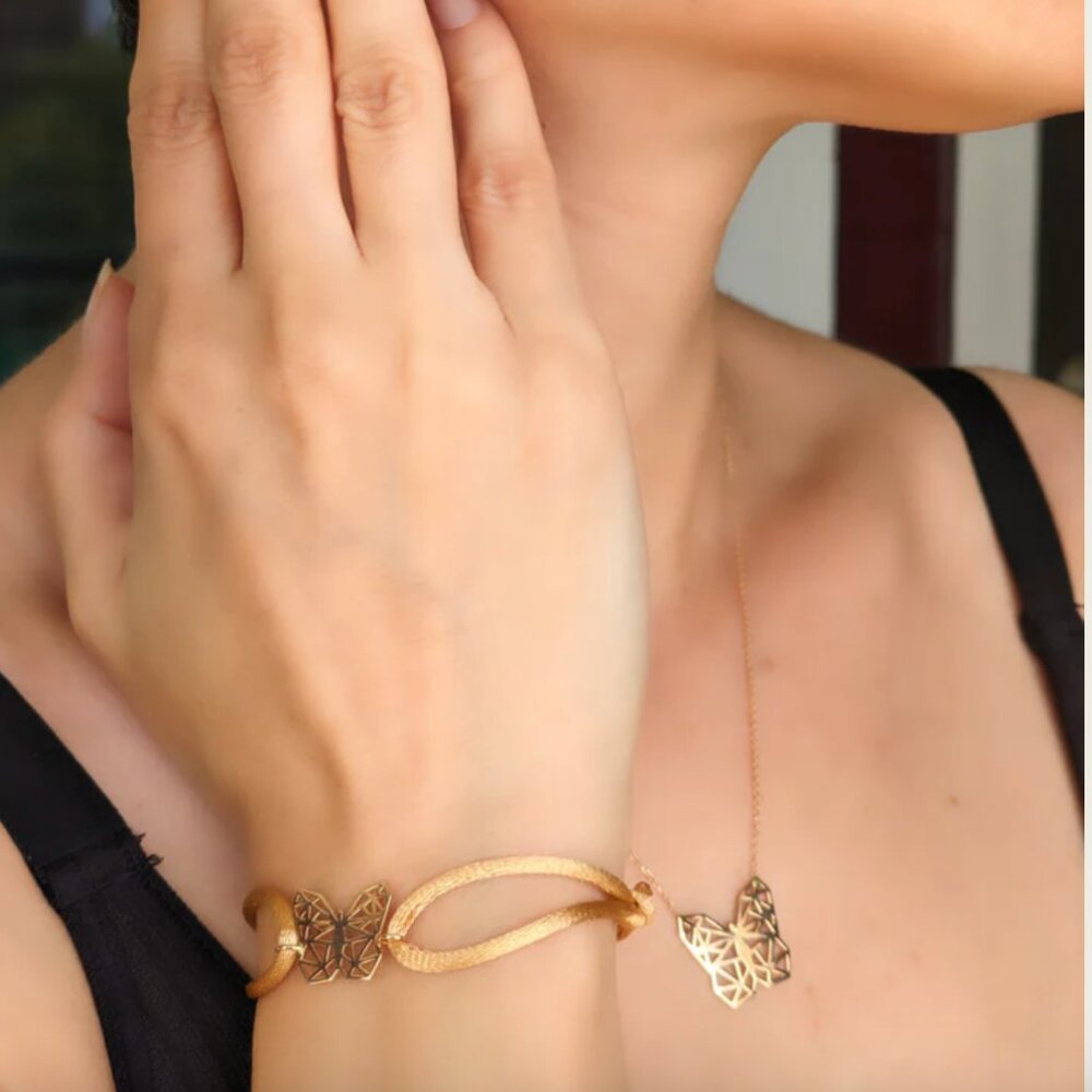 18k Gold Butterfly Bracelet - Picture 6 of 6